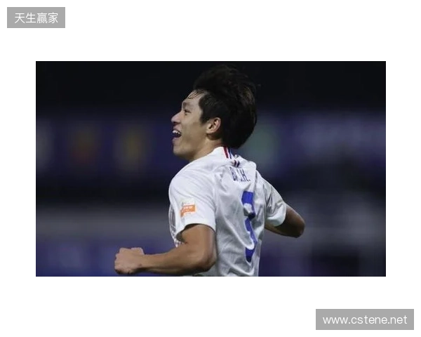 半场-玉昆暂0-0申花 约尼查造险两队合计1射正